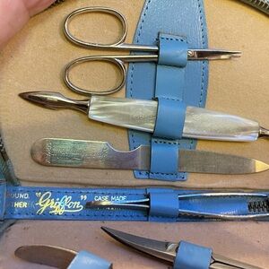 Vintage Griffon Austria 6 Pc Mani Pedi Case Germany Leather Zip Mother Of Pearl